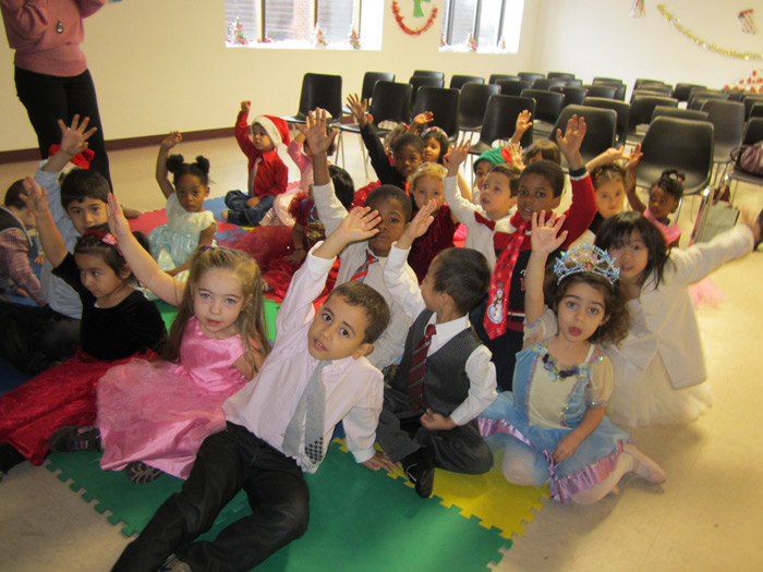 Garderie Coin DOiseaux celebrant Noël