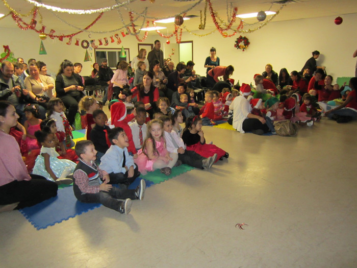 Garderie Coin DOiseaux celebrant Noël