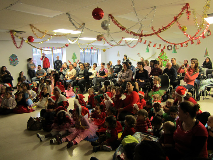 Garderie Coin DOiseaux celebrant Noël