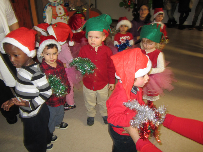 Garderie Coin DOiseaux celebrant Noël