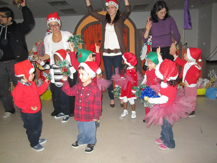 Garderie Coin DOiseaux celebrant Noël