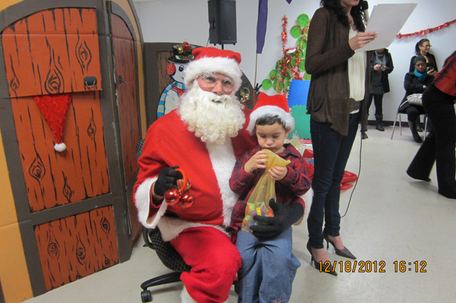 Garderie Coin DOiseaux celebrant Noël