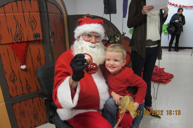 Garderie Coin DOiseaux celebrant Noël