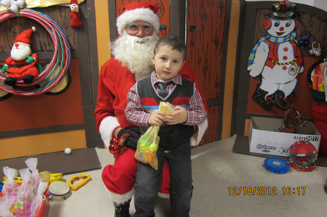 Garderie Coin DOiseaux celebrant Noël