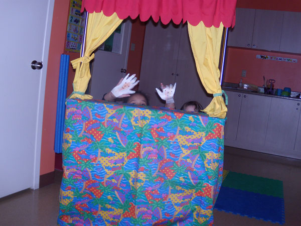 Garderie Coin DOiseaux, Theatre et  marionnettes
