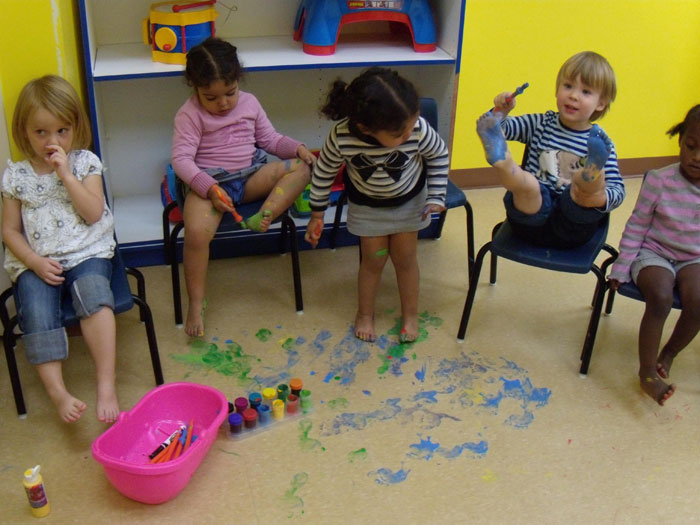 Garderie Coin DOiseaux, bricolage et de peinture